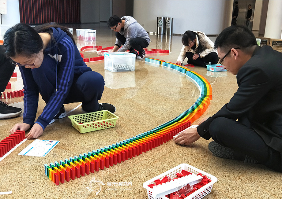 “世界級”用友，2019新員培訓“再出發”挑戰多米諾