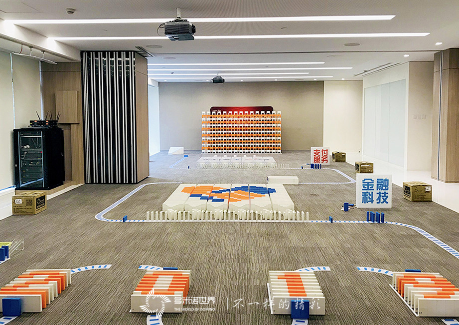 匯才學院總裁班，多米諾骨牌慶開學