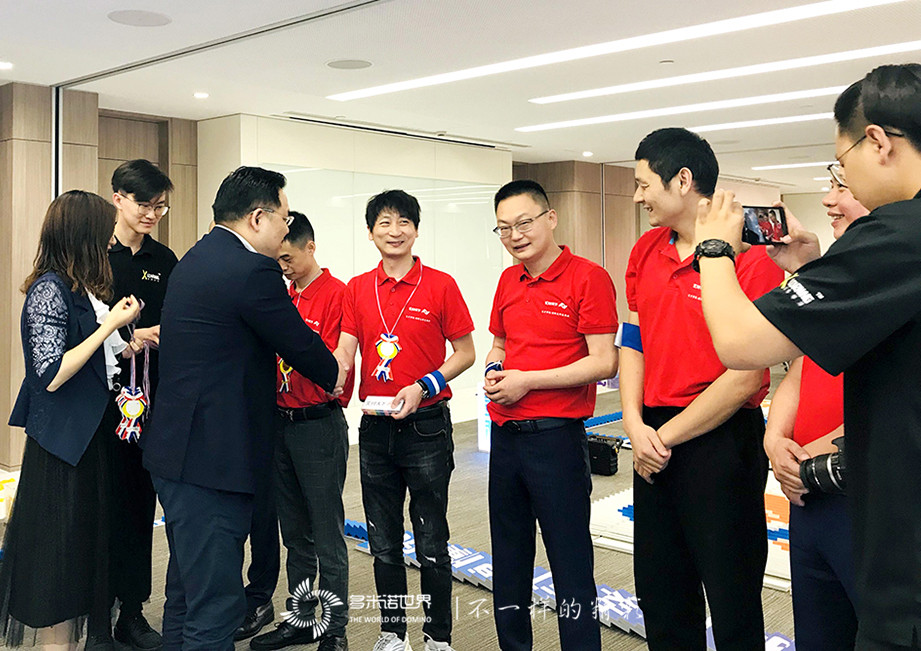 匯才學院總裁班，多米諾骨牌慶開學