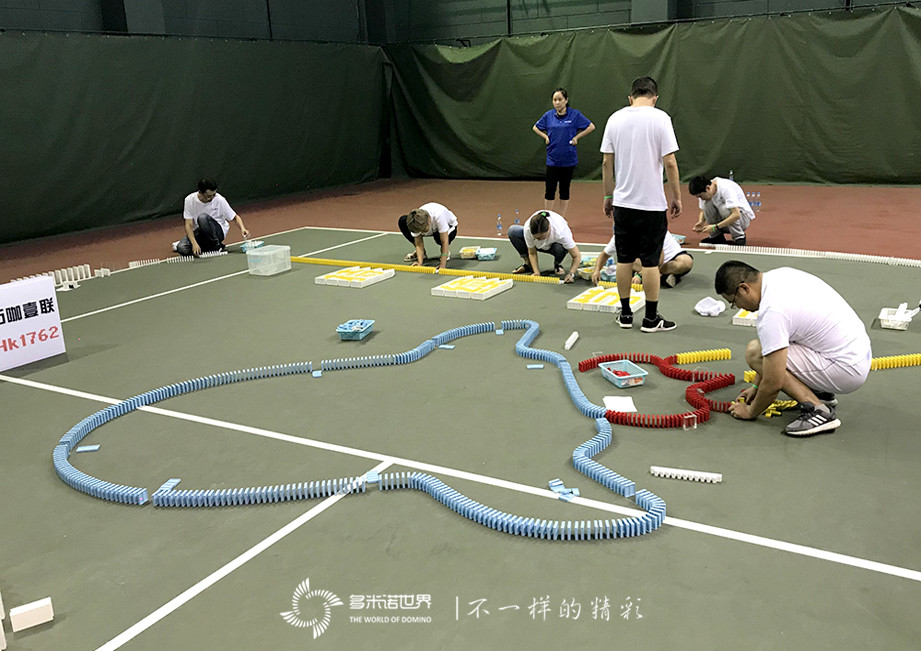 玩咖員工內訓、歡聚多米諾世界