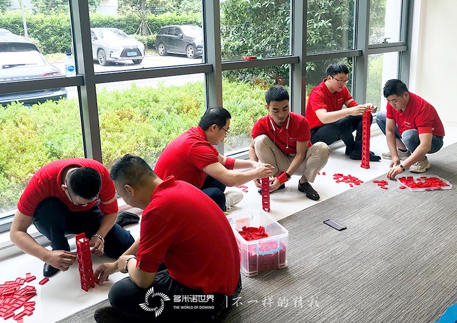 匯才學院總裁班，多米諾骨牌慶開學