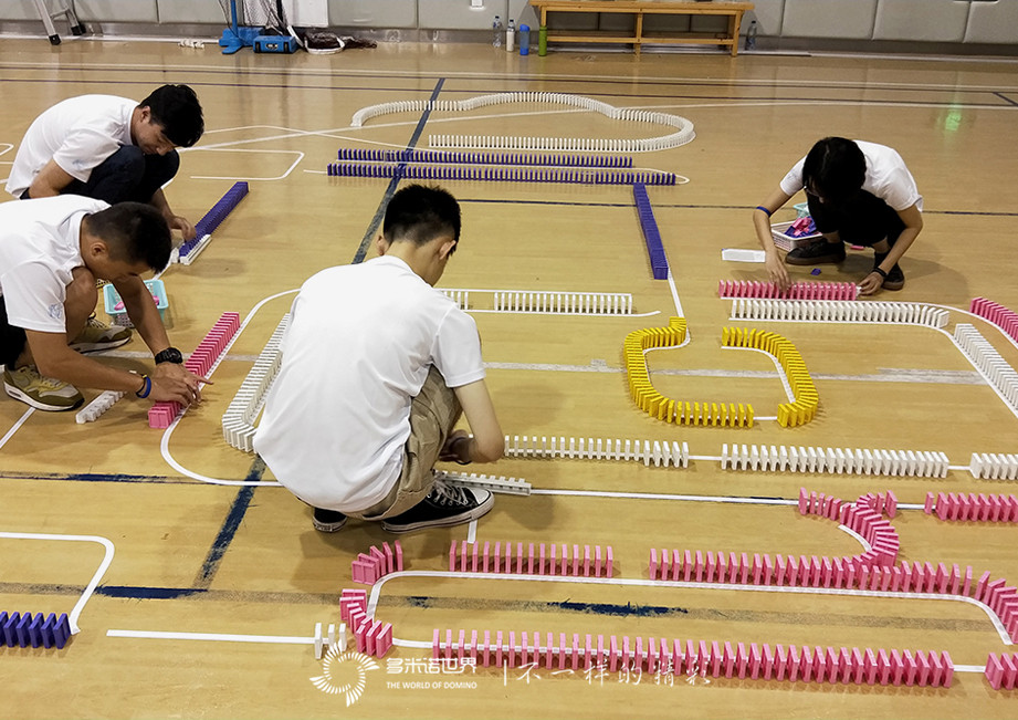 2019廣聯(lián)達新人訓“夜戰(zhàn)多米諾