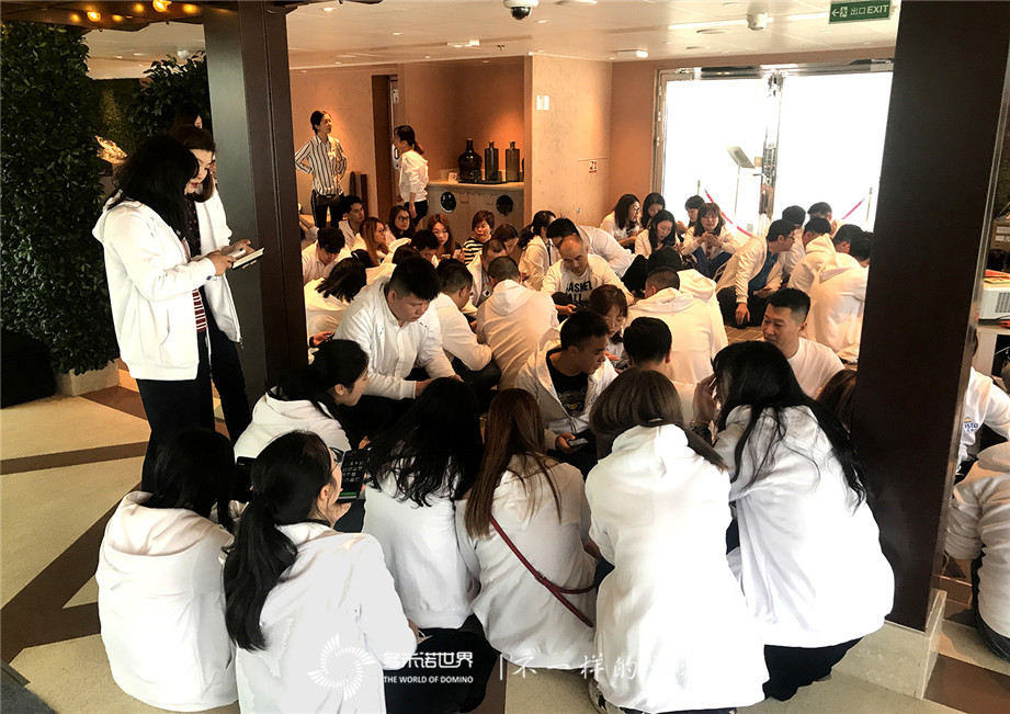 歌詩達威尼斯號首秀多米諾