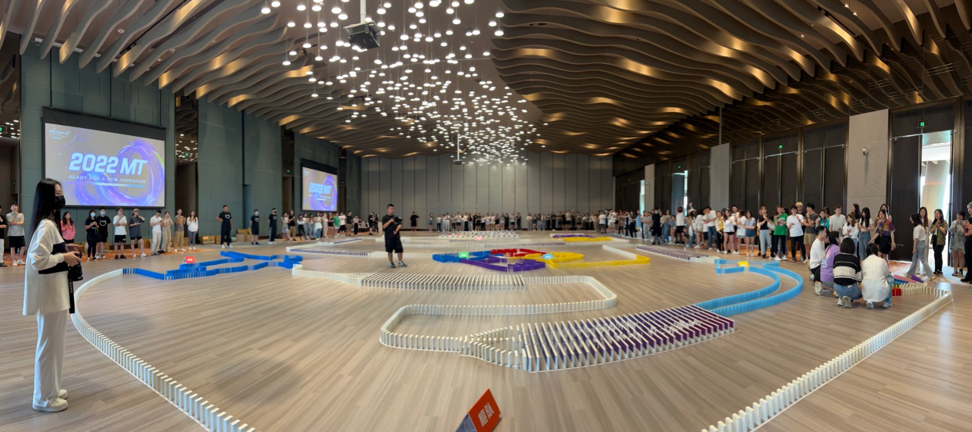 探尋歐萊雅創美之旅-多米諾共創